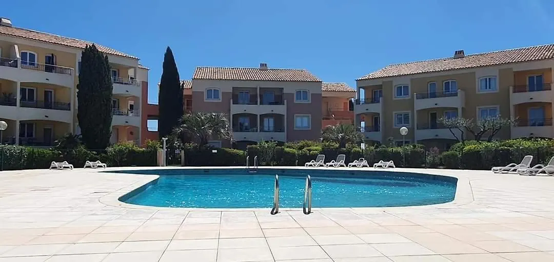Vacance location mer piscine var sud terrasse Les Issambres Appartement