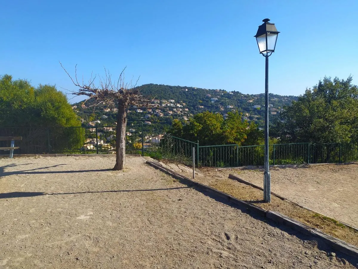 Vacance location mer piscine var sud terrasse Les Issambres Appartement
